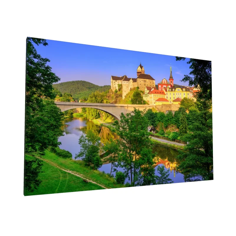 Tablou canvas: Castel Medieval pe Malul Râului