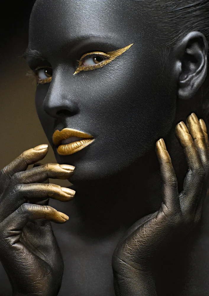 Tablou canvas: Portret Artistic cu Accente Aurii 13 - Thumbnail 2