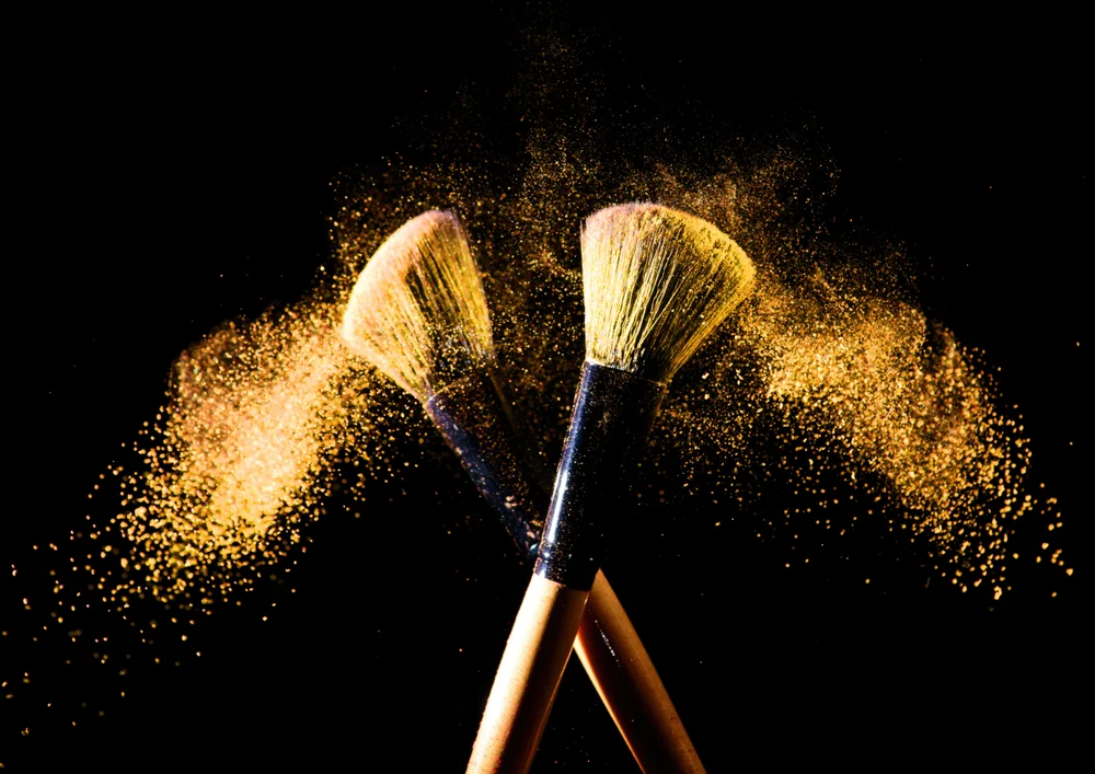 Tablou canvas: Perii de Machiaj în Pulbere Aurie - Thumbnail 2