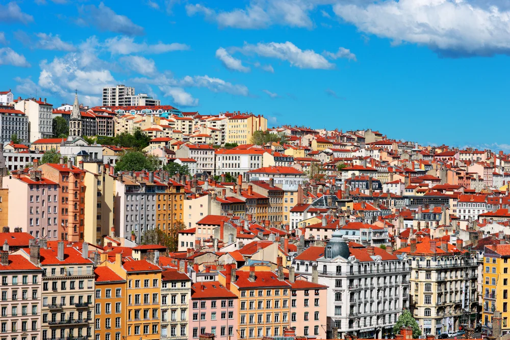 Tablou canvas: Vedere Panoramică a Orașului Cu Acoperișuri Roșii - Thumbnail 2