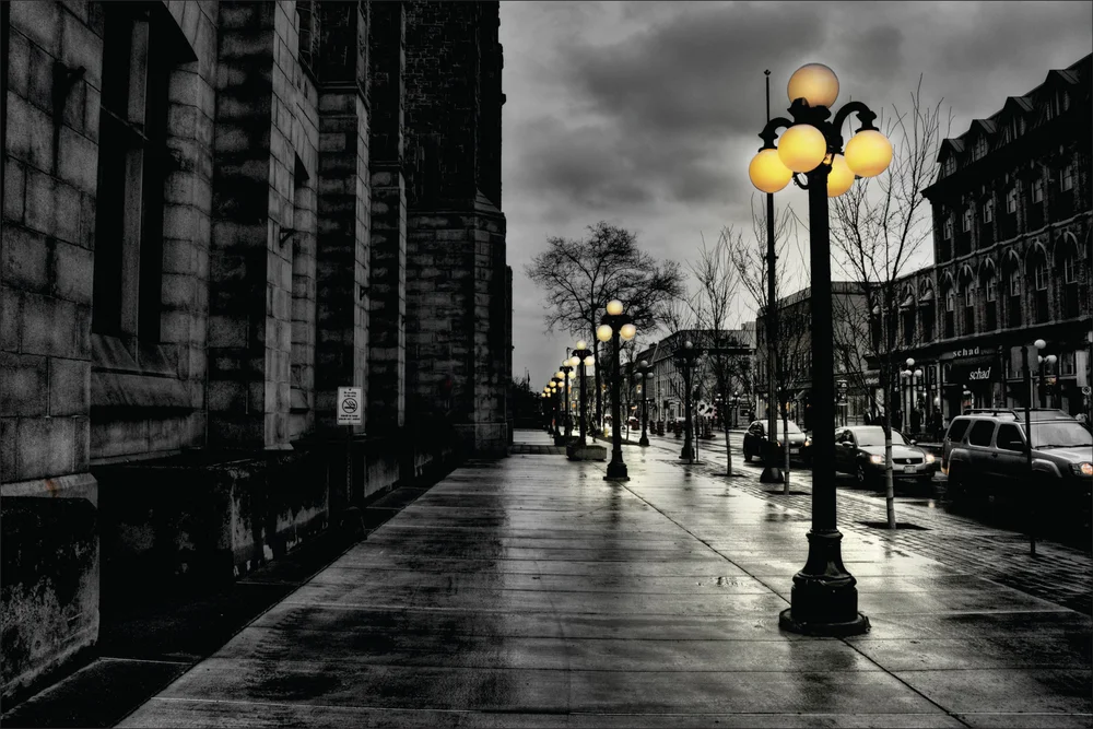 Tablou canvas: Stradă Nocturnă cu Felinare Aprinse - Thumbnail 2