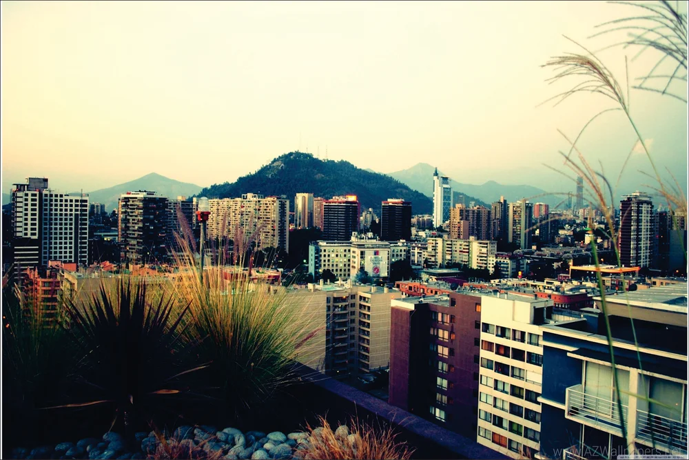 Tablou canvas: Panoramă Urbană cu Munți la Apus - Thumbnail 2