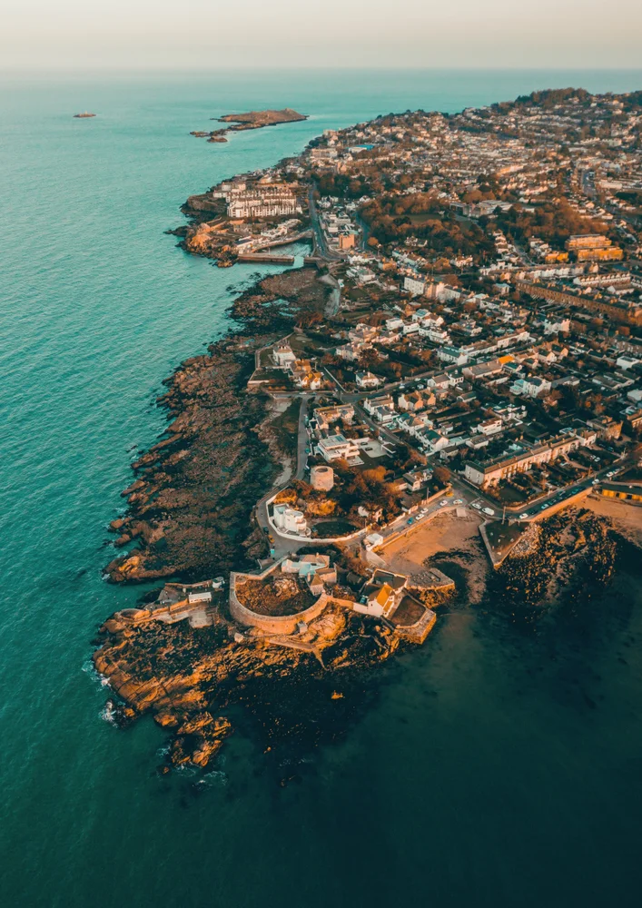 Tablou canvas: Vedere Aeriană Coasta Orașului la Apus - Thumbnail 2