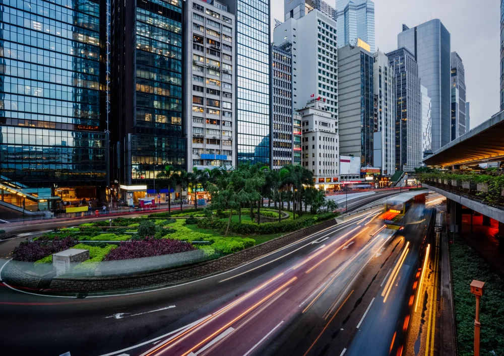 Tablou canvas: Peisaj Urban Nocturn cu Clădiri Moderne - Thumbnail 2