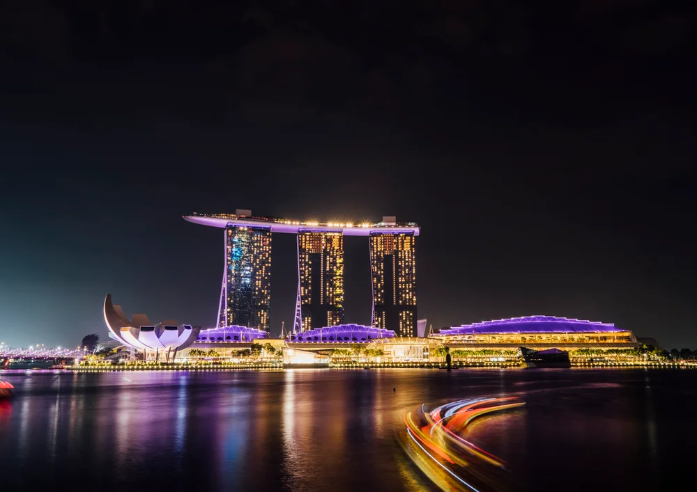 Tablou canvas: Panorama Nocturnă a Orașului Singapore - Thumbnail 2