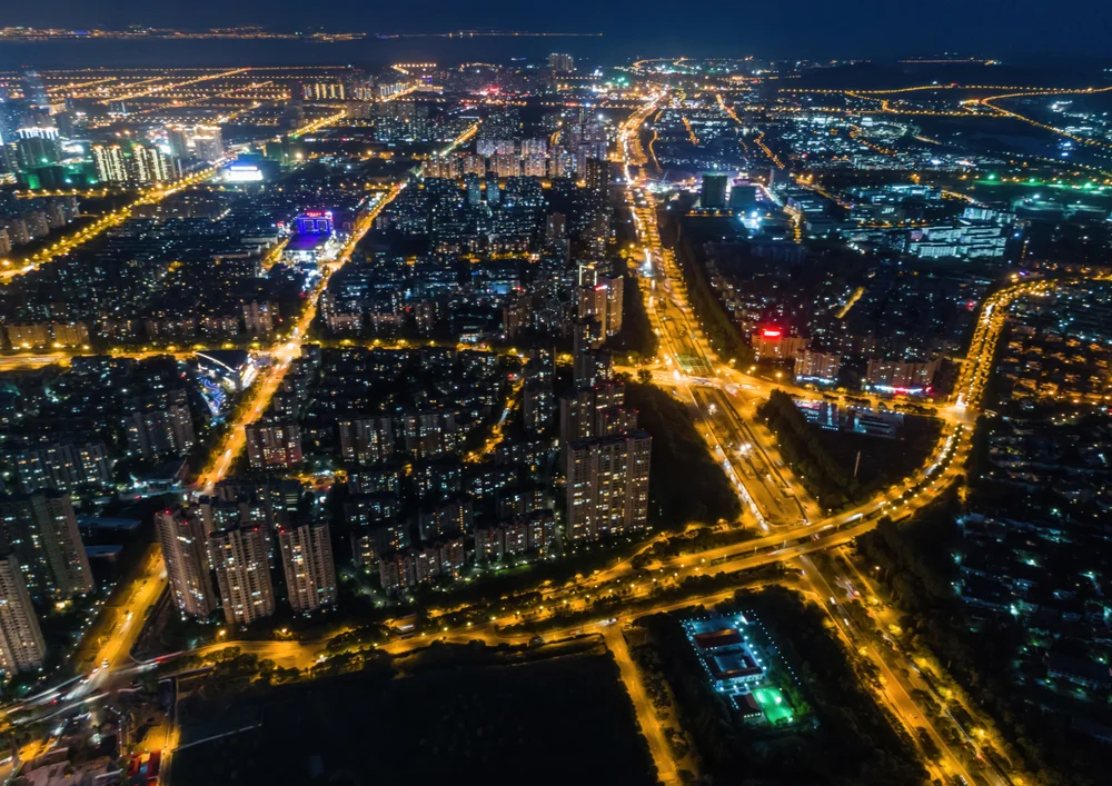 Tablou canvas: Panoramă Nocturnă a Orașului Luminat 3 - Thumbnail 2