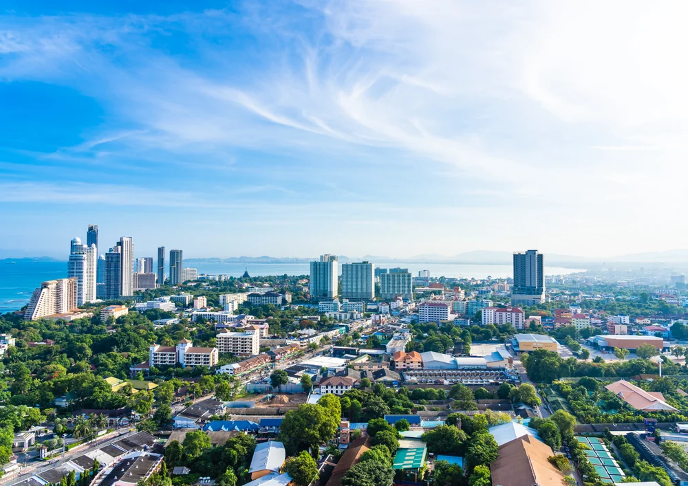 Tablou canvas: Panoramă Urbană cu Cer Albastru - Thumbnail 2