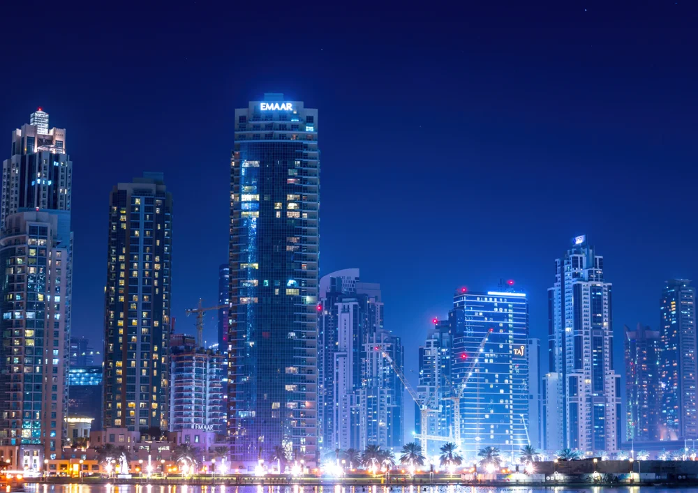 Tablou canvas: Panoramă Nocturnă a Orașului Luminat 4 - Thumbnail 2