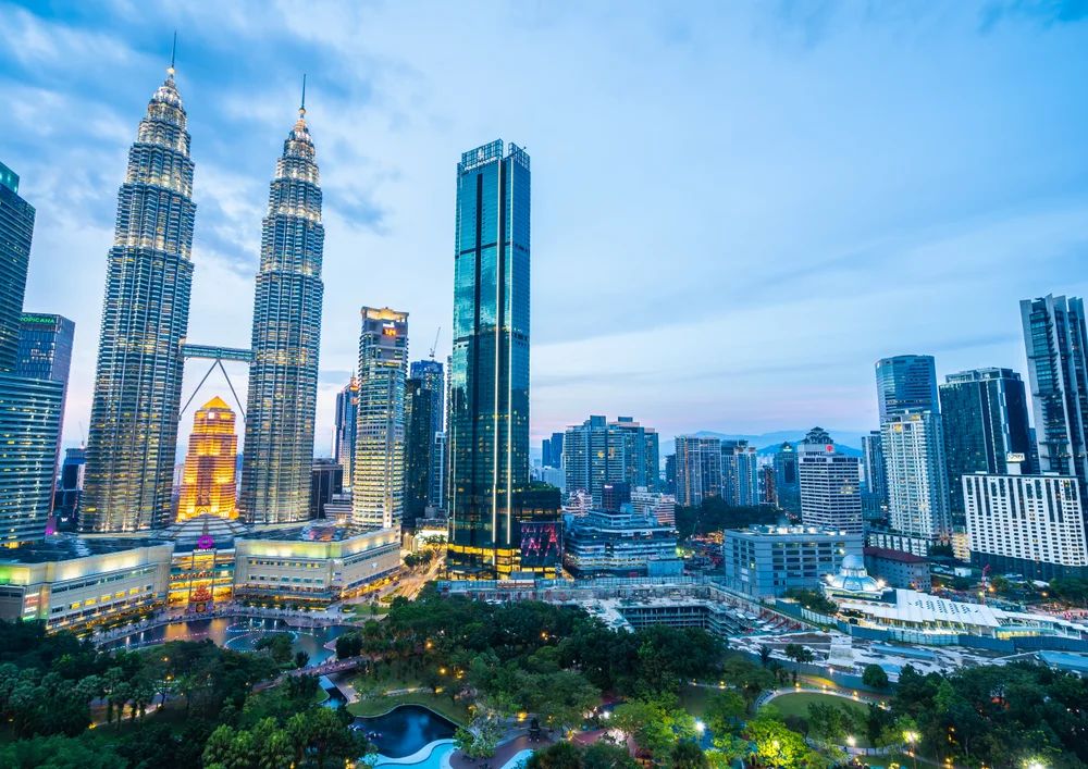 Tablou canvas: Panoramă Urbană Kuala Lumpur la Amurg - Thumbnail 2