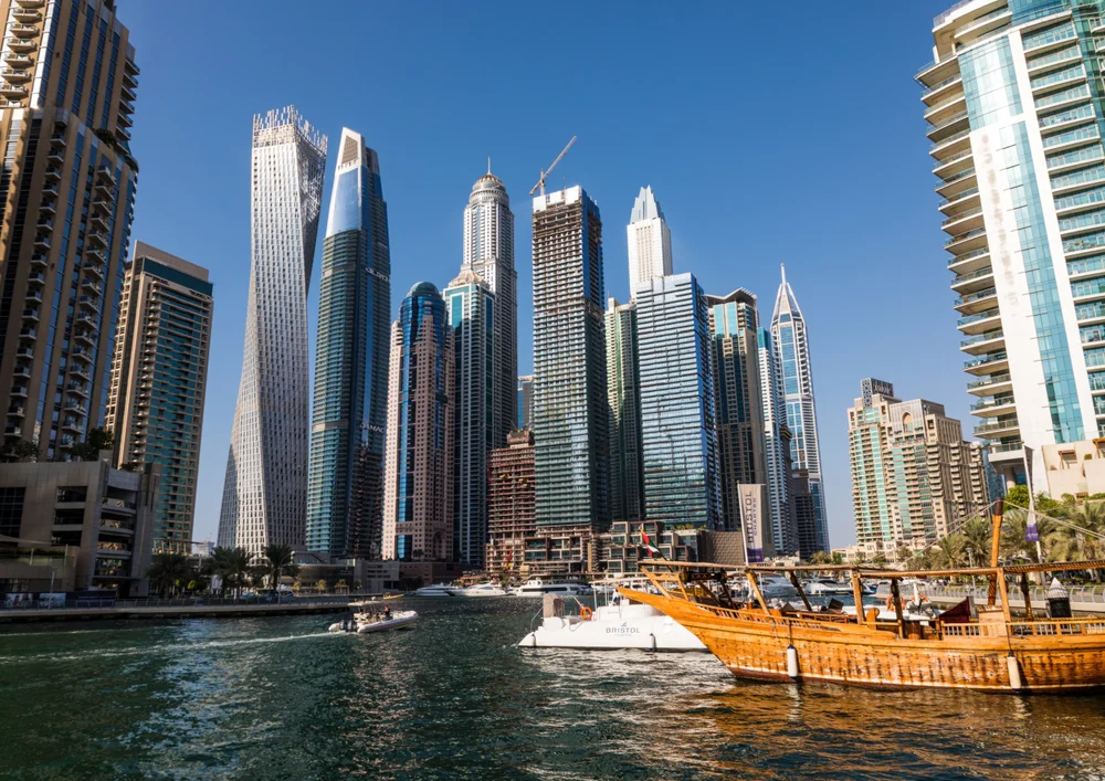 Tablou canvas: Skyline Modern cu Clădiri Înalte - Thumbnail 2